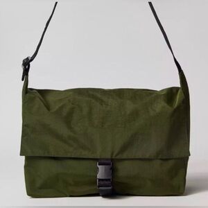 BAGGU | Dark Green Nylon Messenger Bag